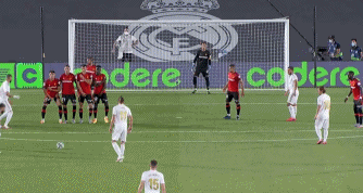 东契奇36+9+8 湖人12胜0负