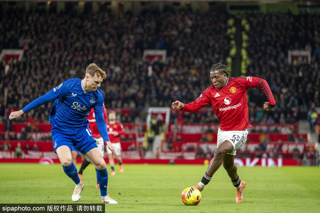 让哈兰德喘口气，首秀传射建功的塞门约补上曼城