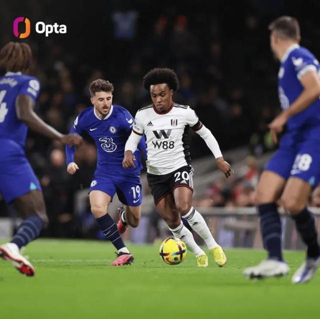 仙妖齐爆发！《刀剑英雄》新矿区“决战狂沙“今日公测