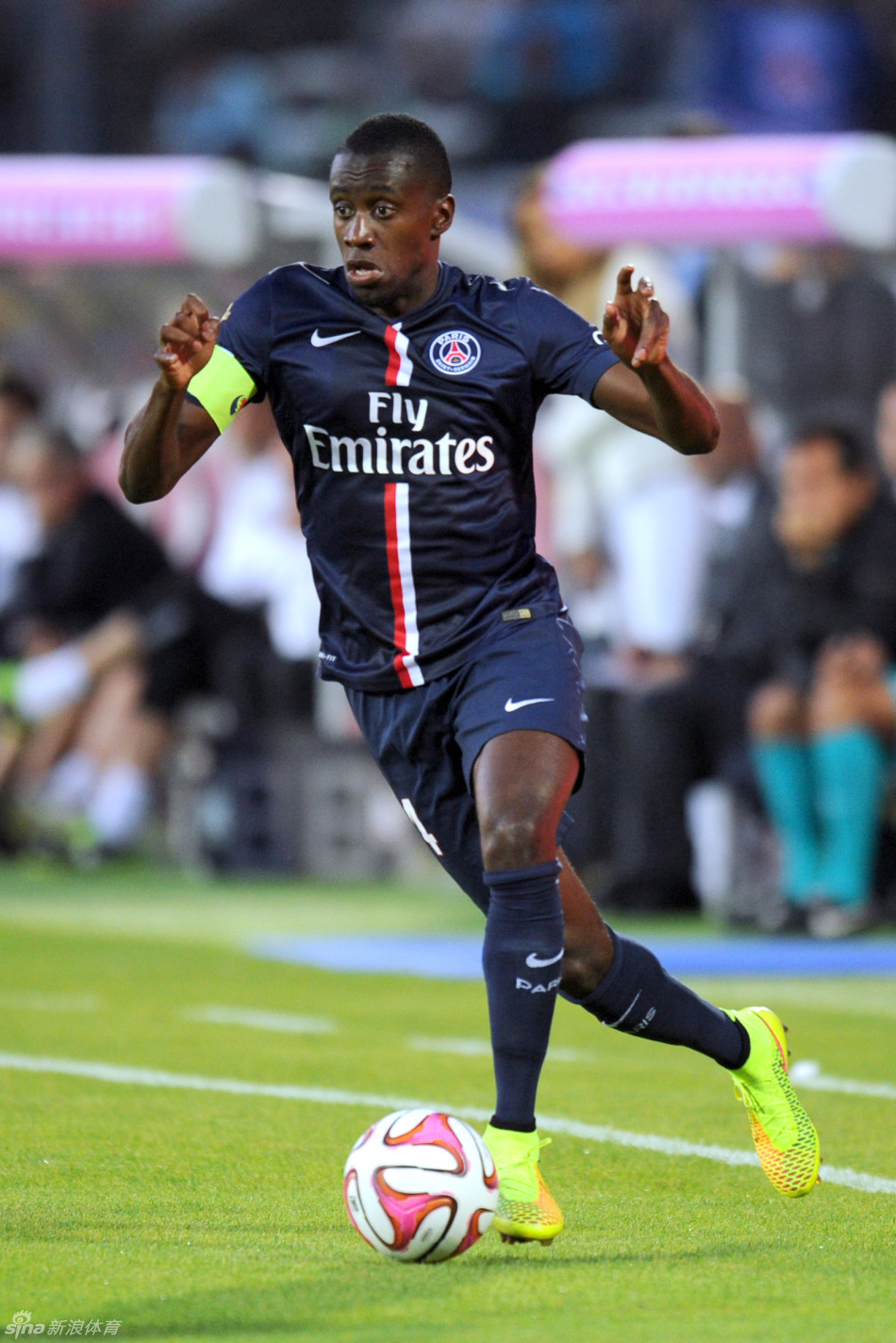 模拟经营卡牌冒险手游《冲呀！饼干人：王国》今日上线