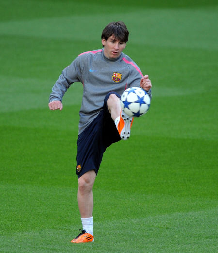 手感火热！贺希宁追身三分命中